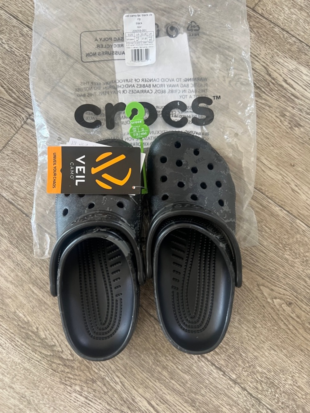CROCS veil camo